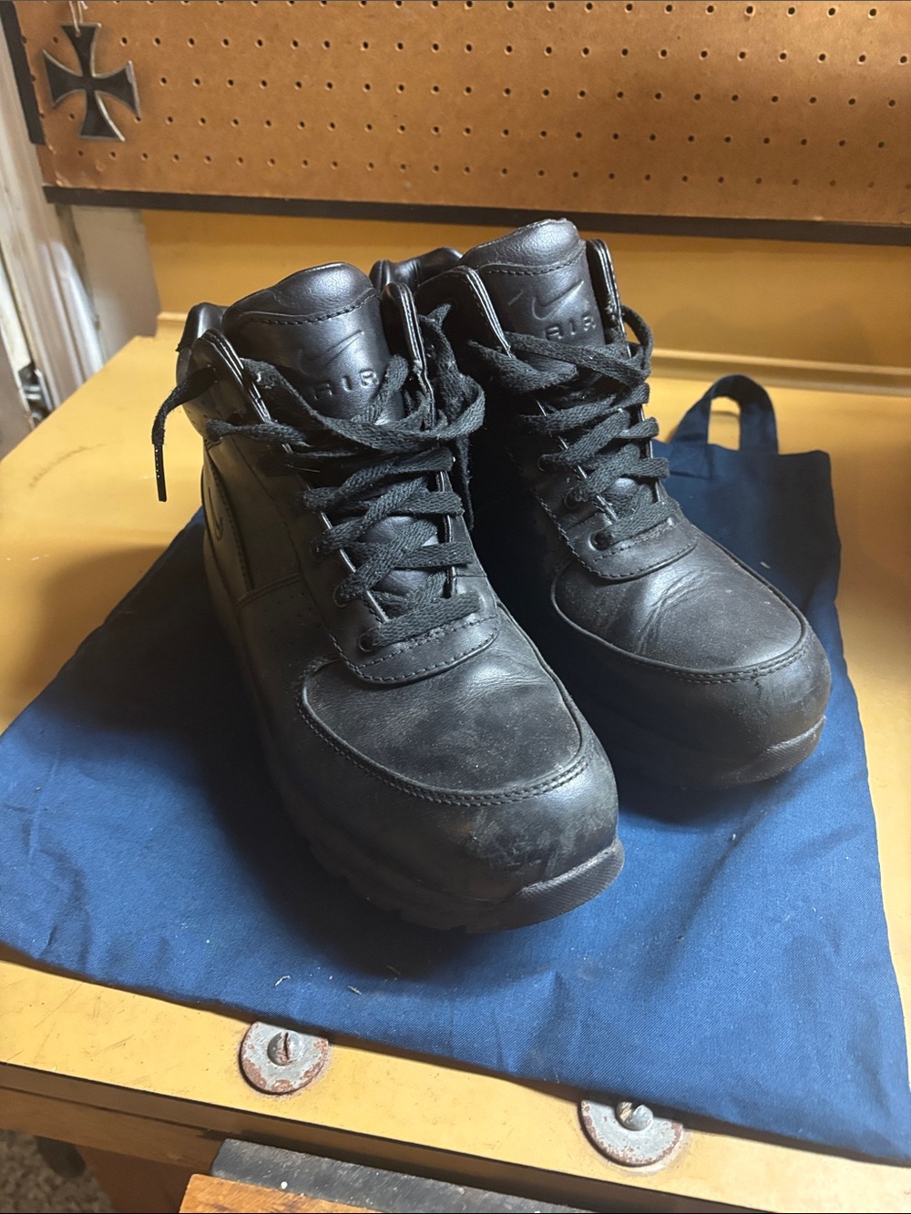 Nike ACG Black Men's Lace-Up Hiking Boots